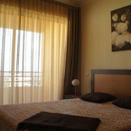פונשל Luxury Apartment With Pool מראה חיצוני תמונה