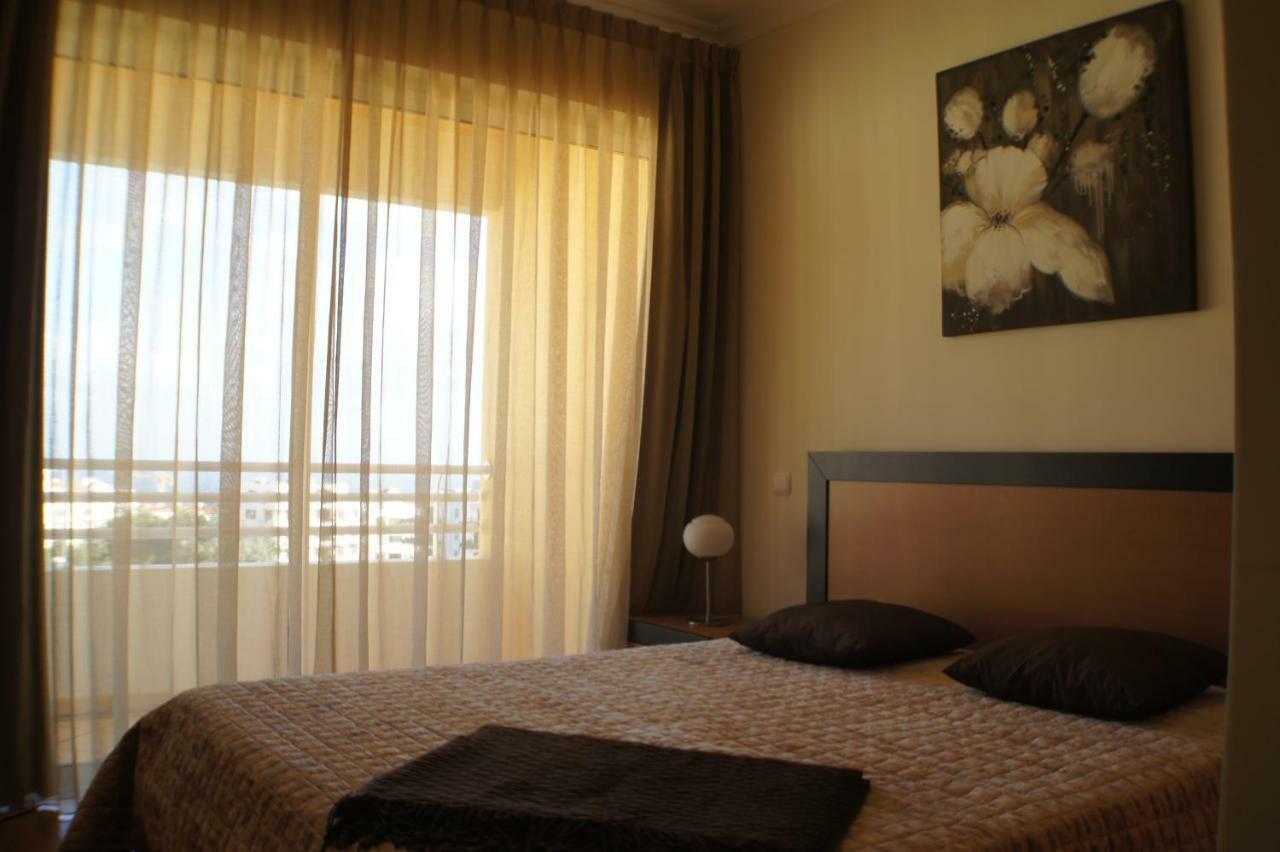 פונשל Luxury Apartment With Pool מראה חיצוני תמונה